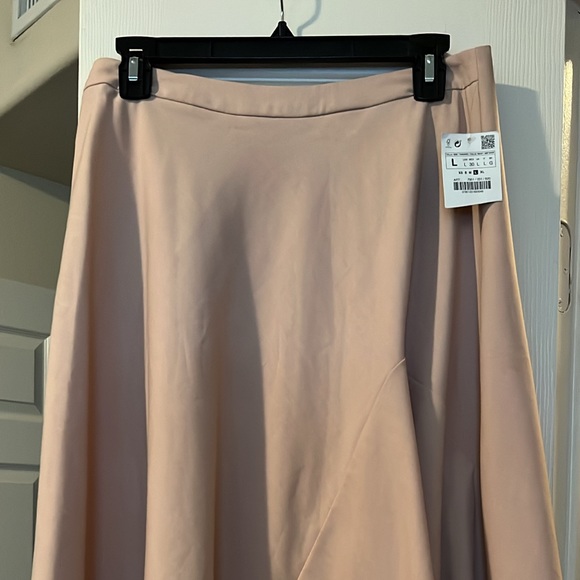 Dresses & Skirts - Brand new blush skirt